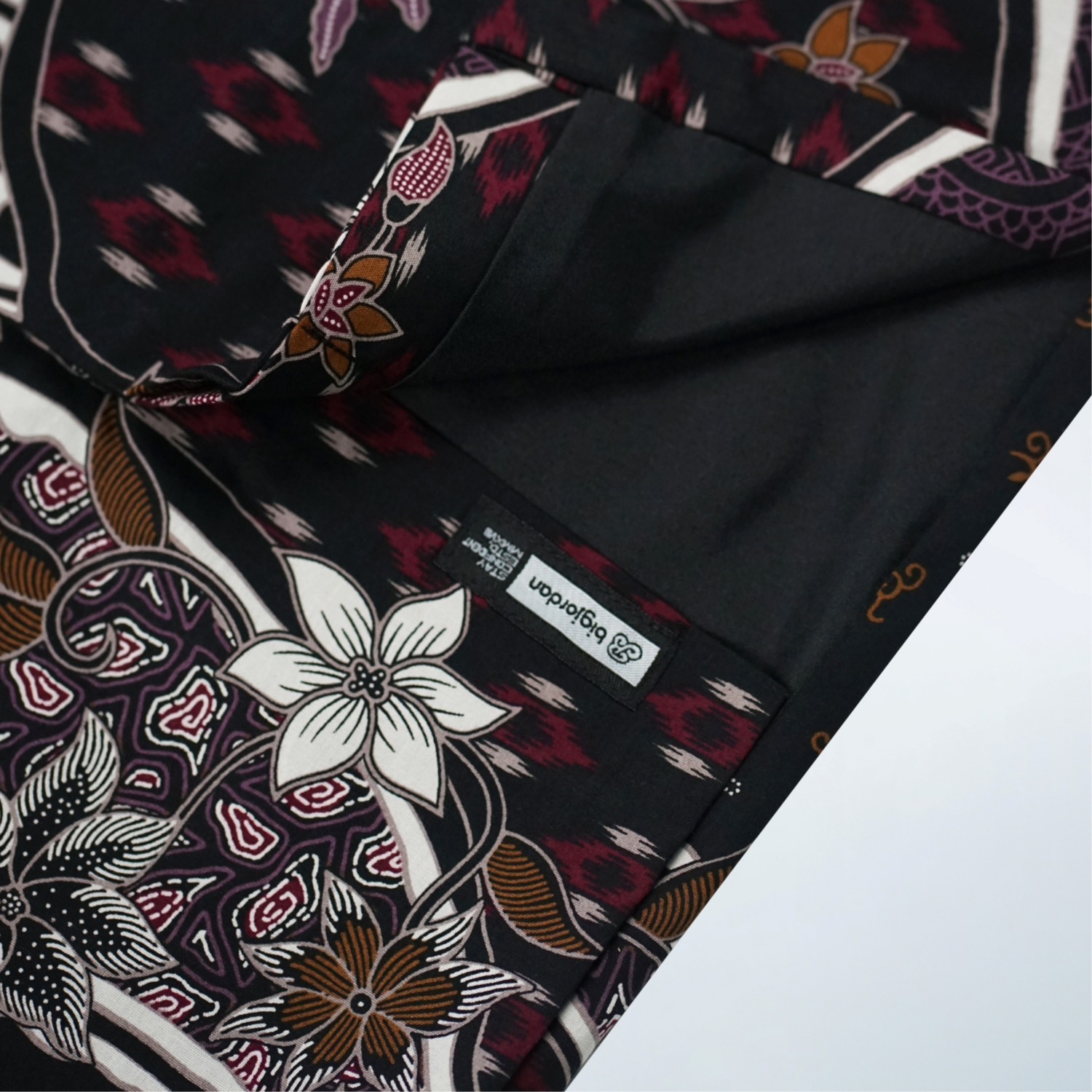 GIORDANO - KEMEJA BATIK PENDEK 3