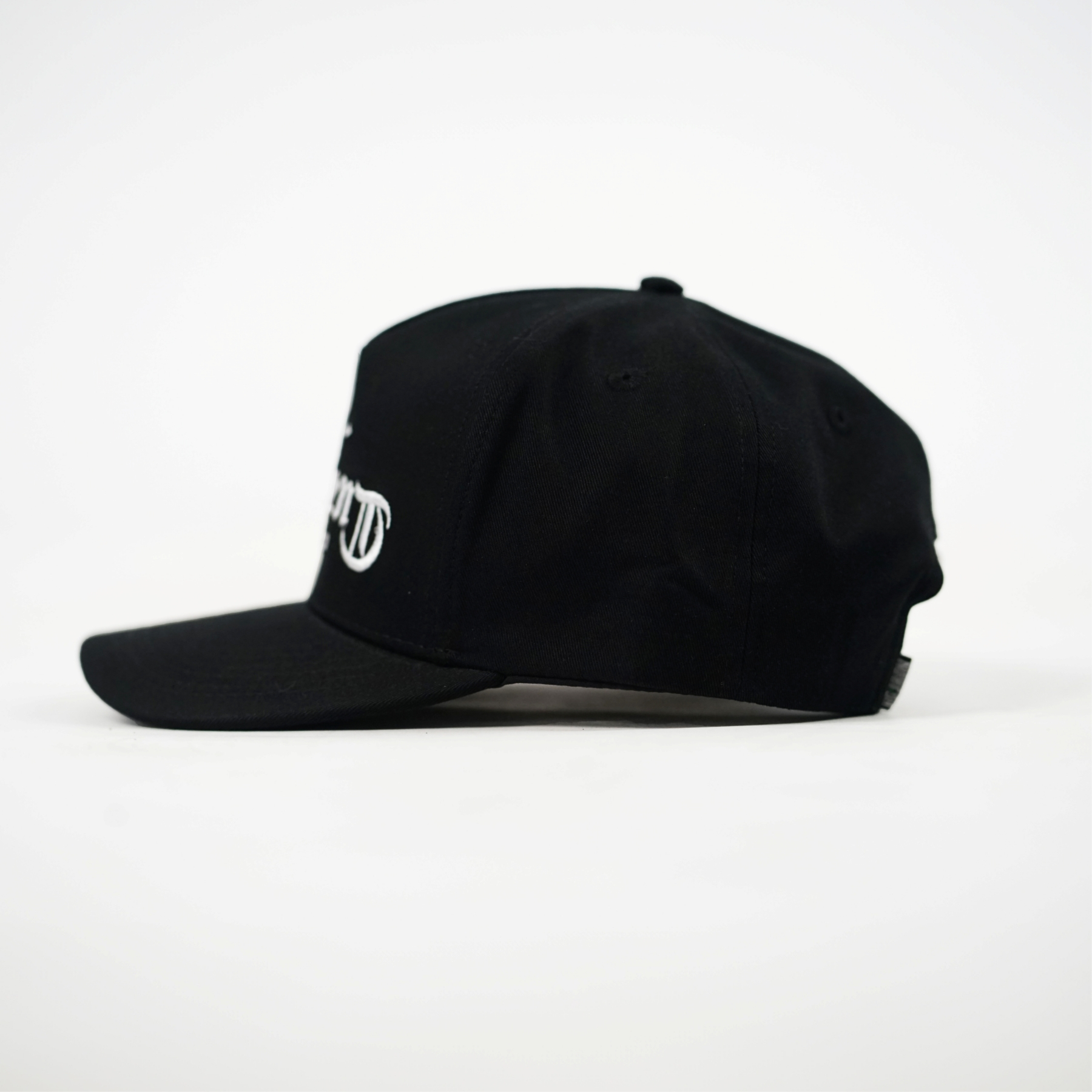 REGISTA - TOPI SNAPBACK HITAM 3